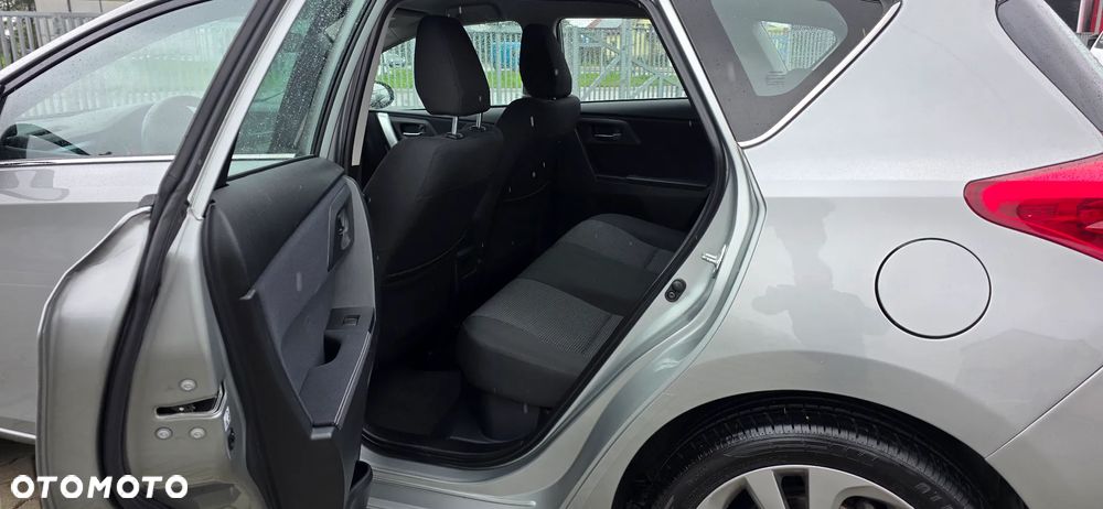 Toyota Auris 1.8 HSD Luna - 17