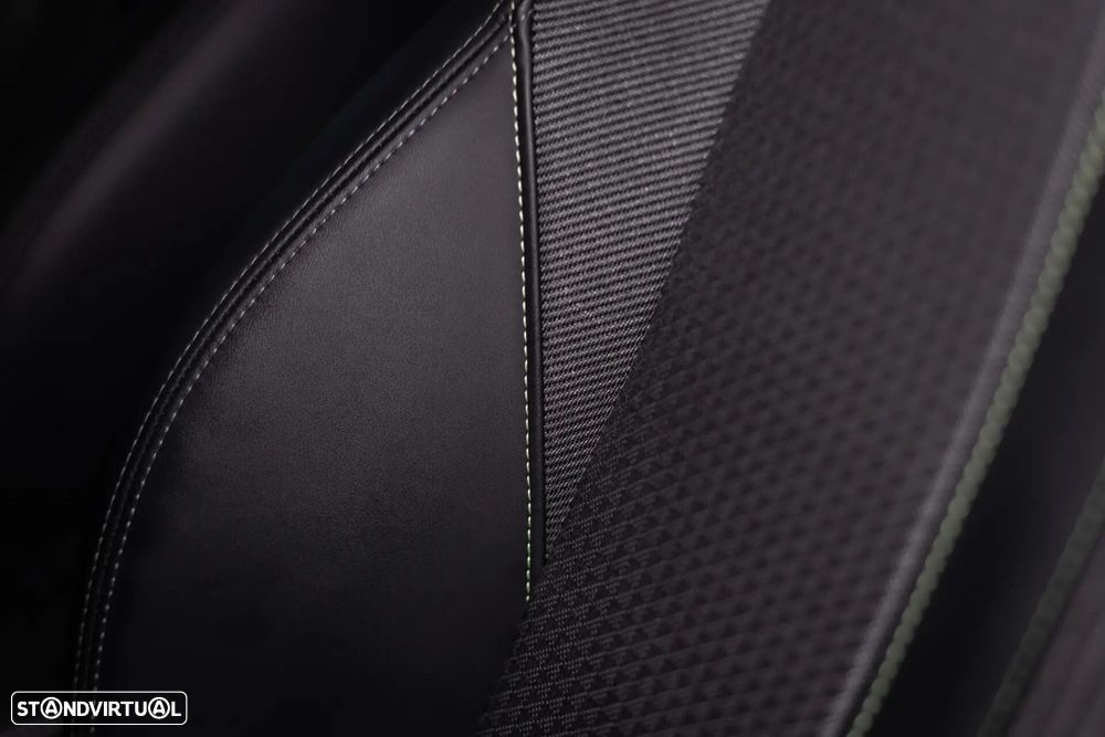 Peugeot 2008 1.5 BlueHDi GT Line EAT8 - 24