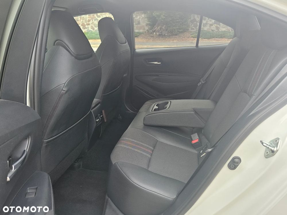 Toyota Corolla 1.6 GR Sport - 17