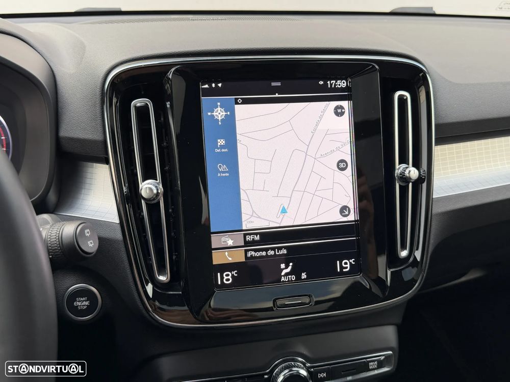 Volvo XC 40 2.0 B4 Momentum Plus - 9