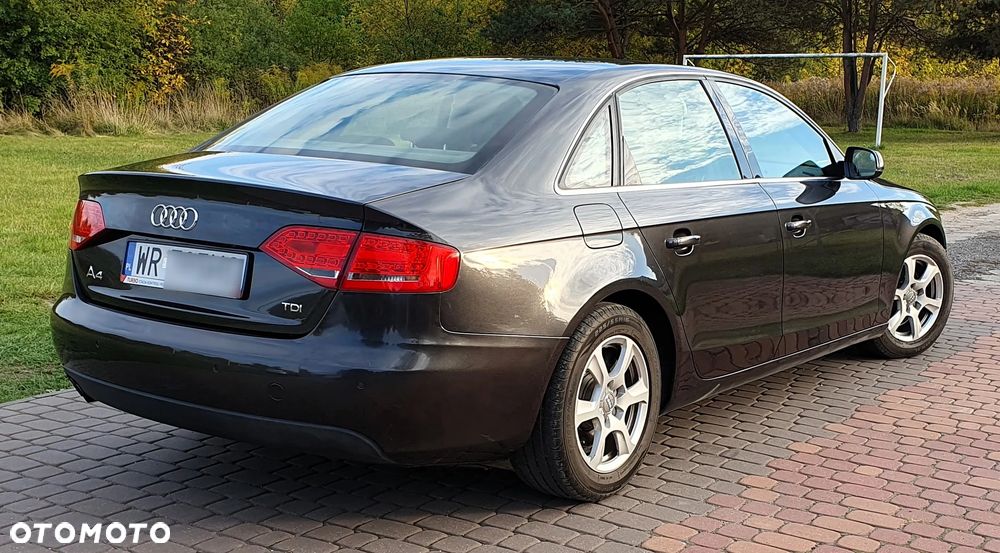 Audi A4 Limousine - 13