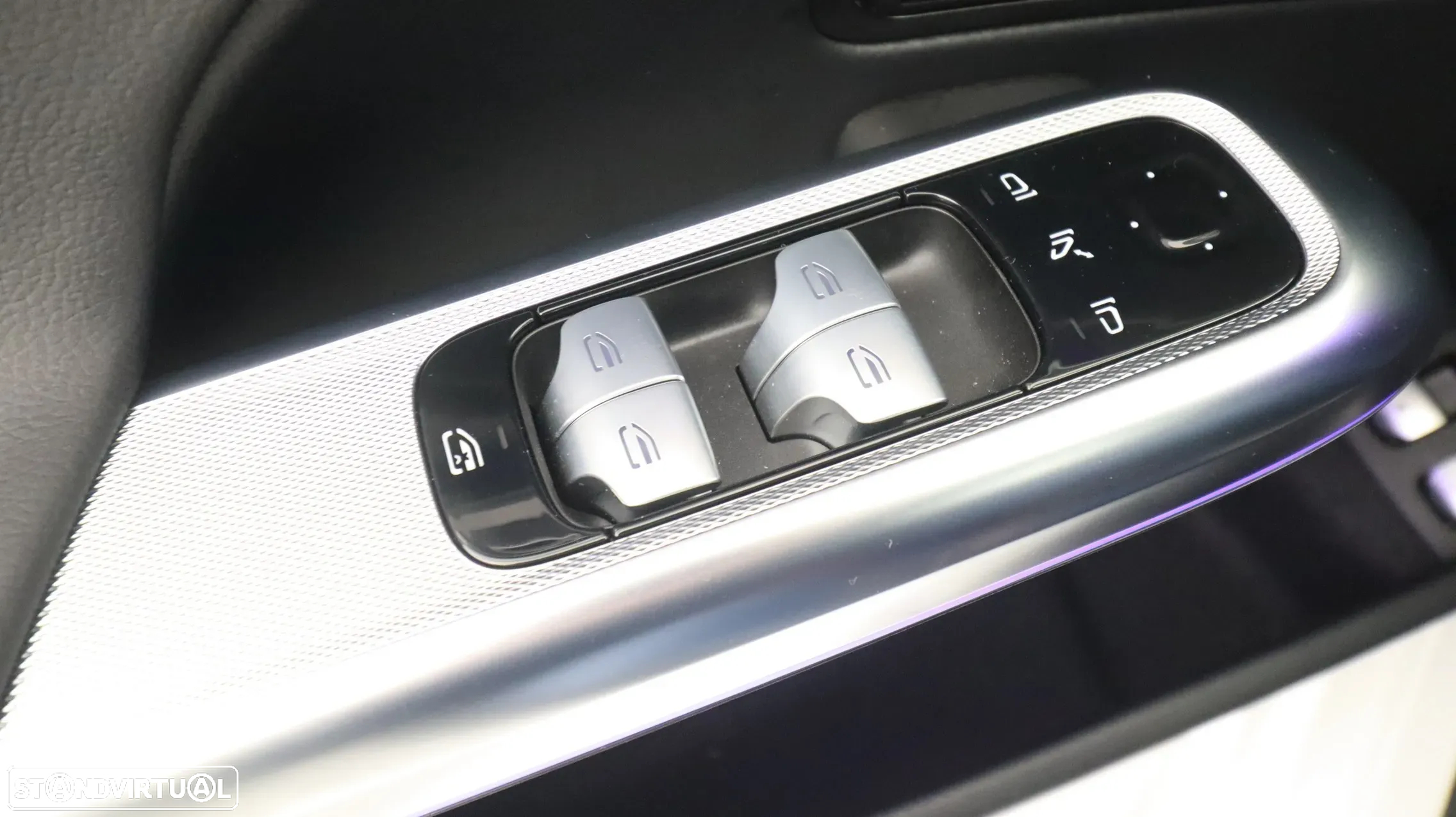 Mercedes-Benz E 300 Standard - 20