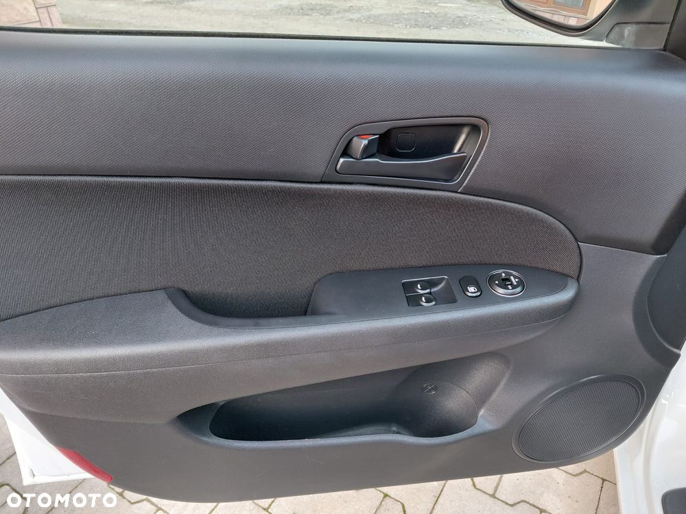 Hyundai i30 1.4 Blue Classic - 22