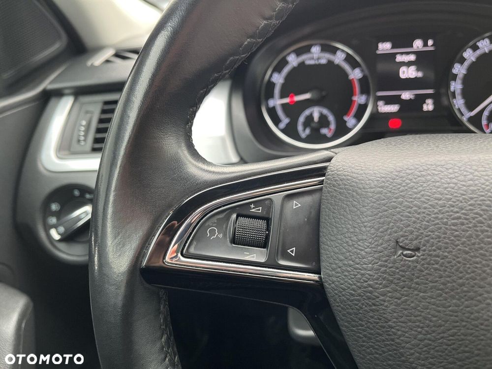 Skoda RAPID 1.0 TSI Ambition DSG - 19