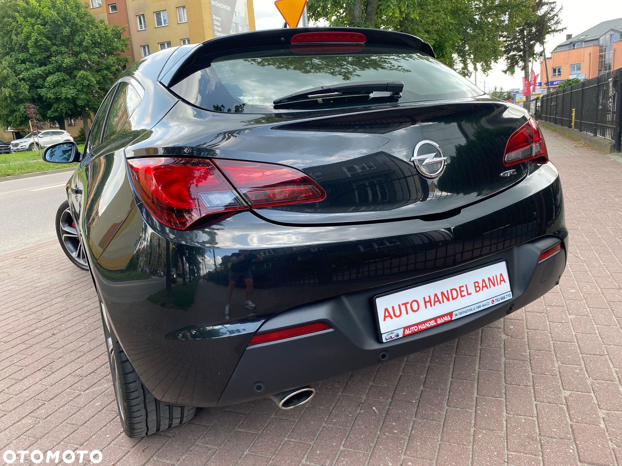 Opel Astra GTC 1.4 Turbo - 23