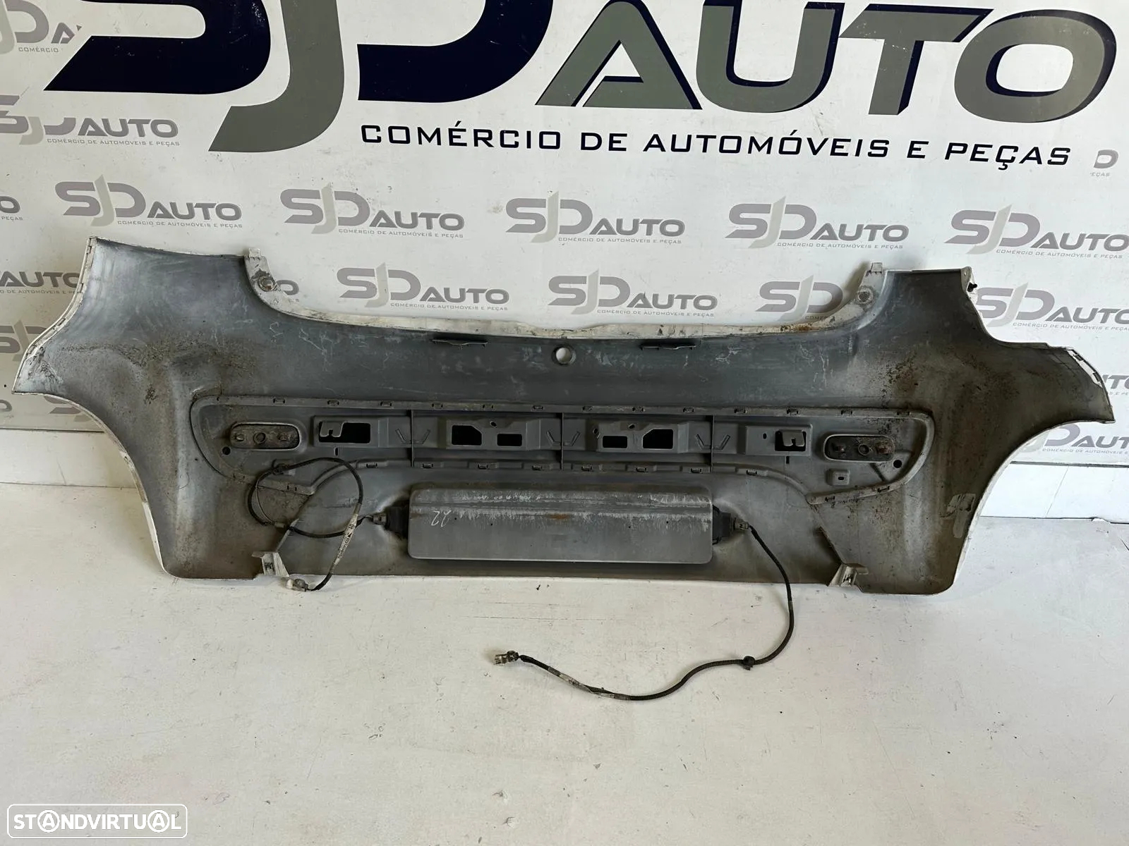 Parachoques Trás - Peugeot 107 / Citroen C1 / Toyota Aygo (2008) - 4