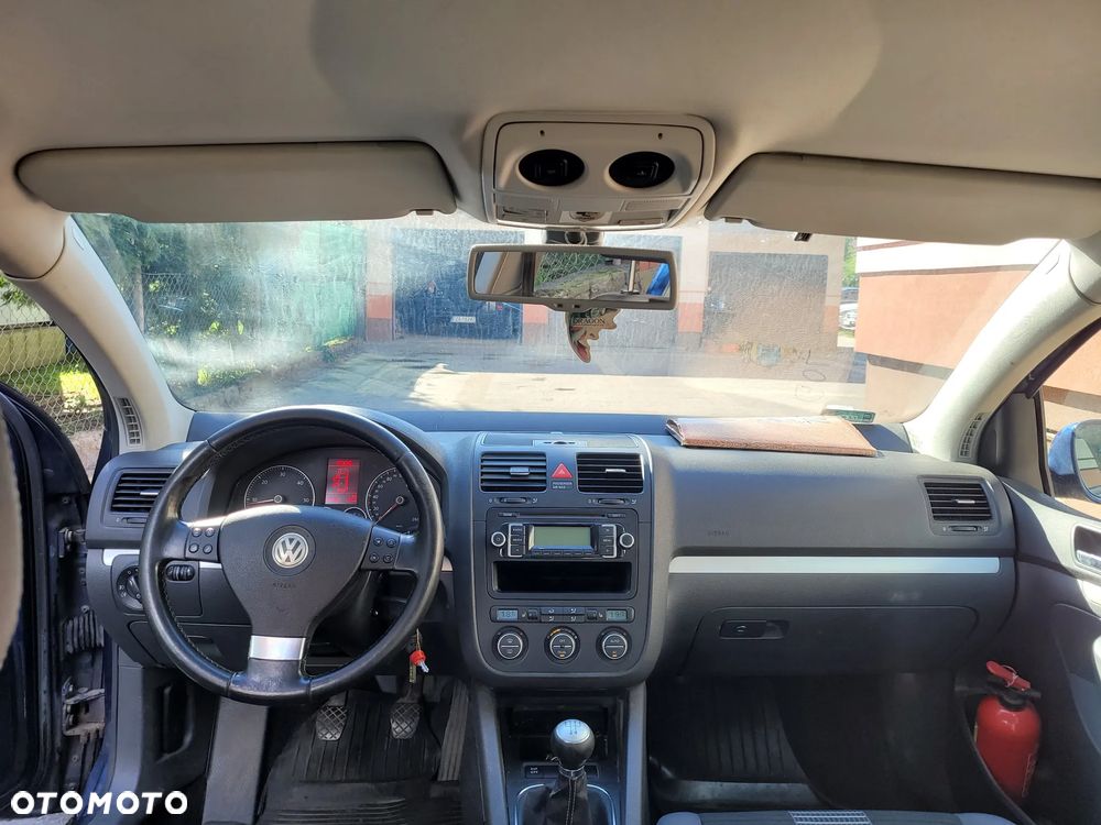 Volkswagen Golf 1.9 TDI DPF United - 4