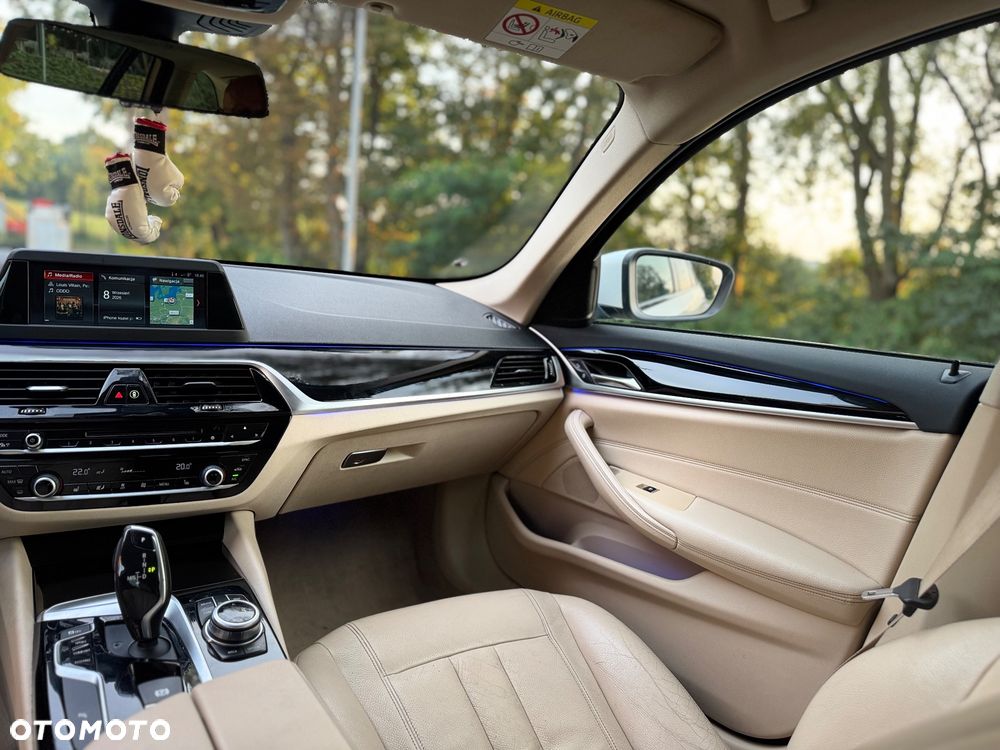 BMW Seria 5 520d M Sport - 25