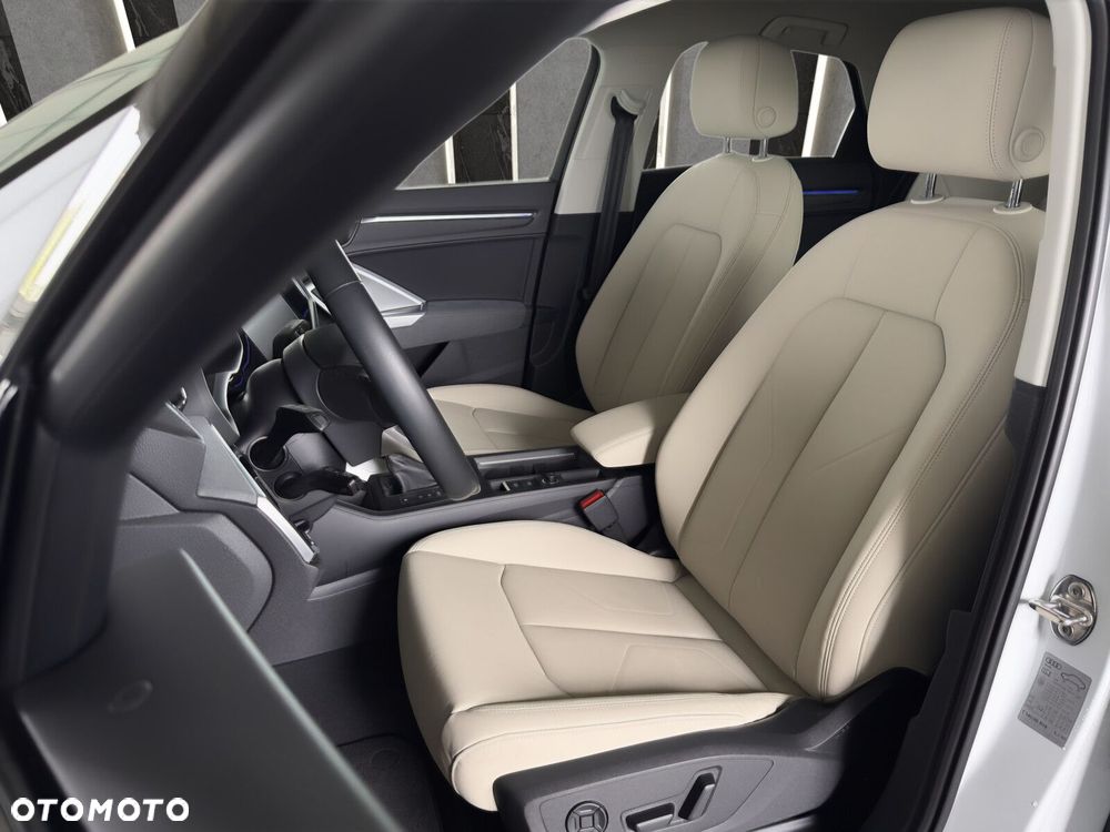 Audi Q3 Sportback - 14