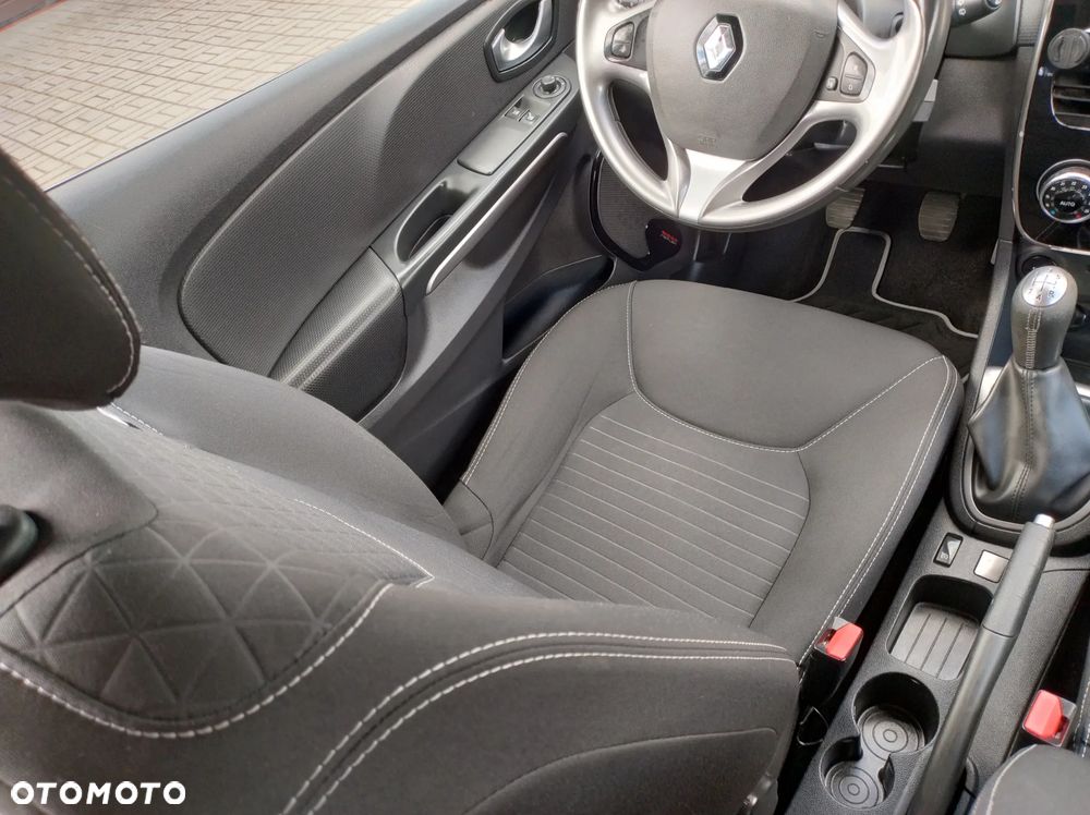 Renault Clio 1.2 16V Limited - 31