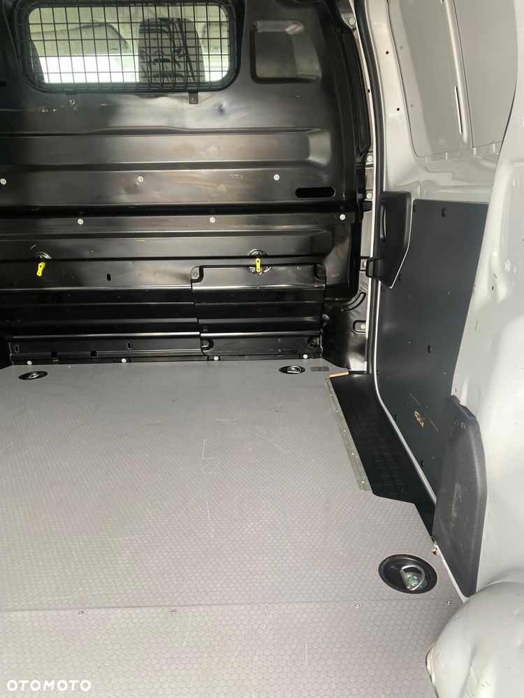 Toyota Proace Long Comfort 2.0 D-4D 145 KM - 21