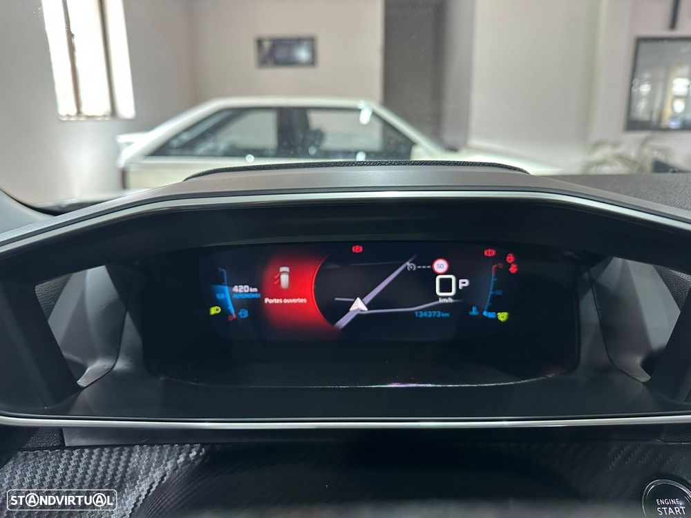 Peugeot 2008 1.5 BlueHDi Allure Pack EAT8 - 13