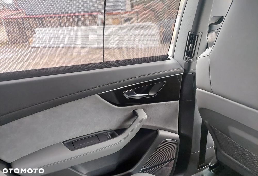 Audi Q8 Sportback e-tron - 24