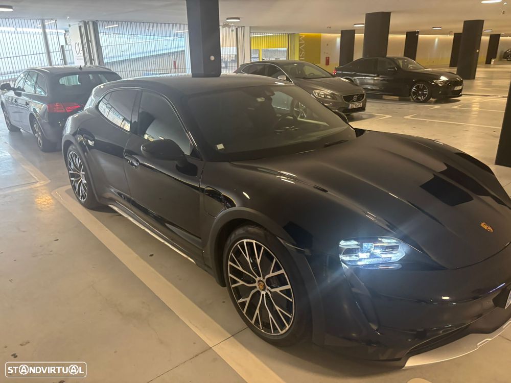 Porsche Taycan Cross Turismo 4 - 2