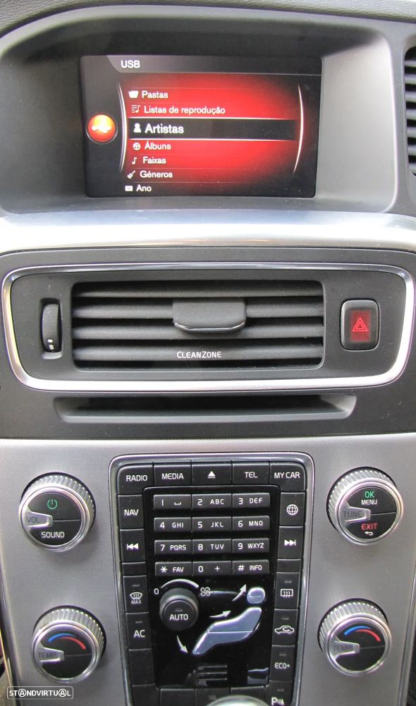 Volvo V60 Cross Country 2.0 D3 Momentum Geartronic - 9