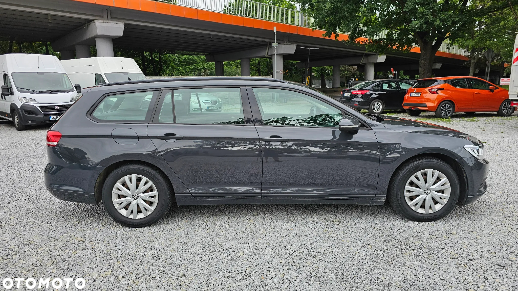 Volkswagen Passat 1.6 TDI BMT Comfortline - 4