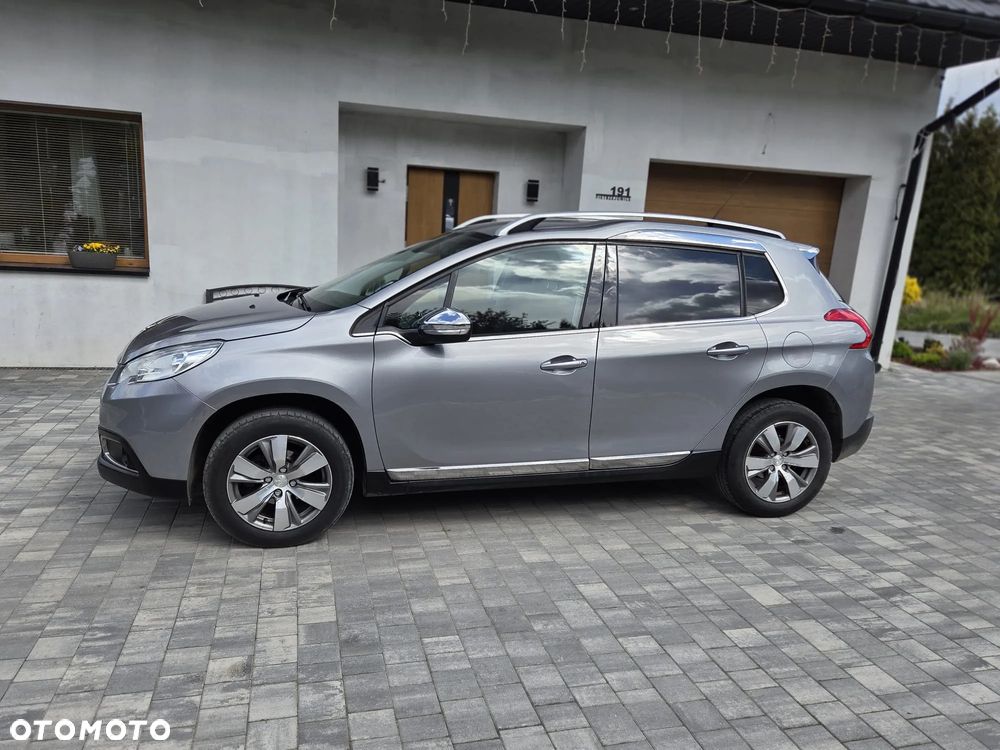 Peugeot 2008 1.2 VTi Allure - 4
