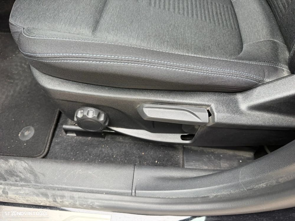 Ford Focus SW 1.0 EcoBoost Active X - 19