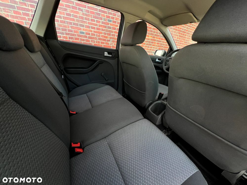 Ford Focus 1.8 Trend - 18