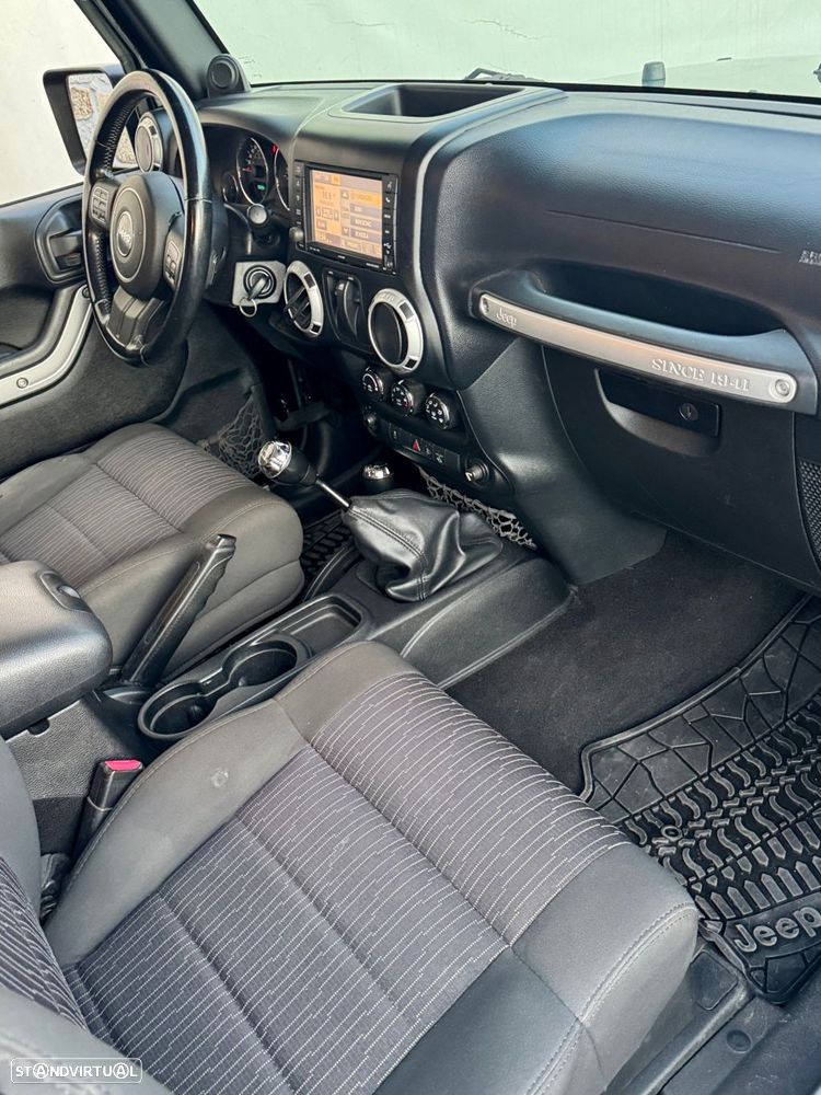 Jeep Wrangler - 16