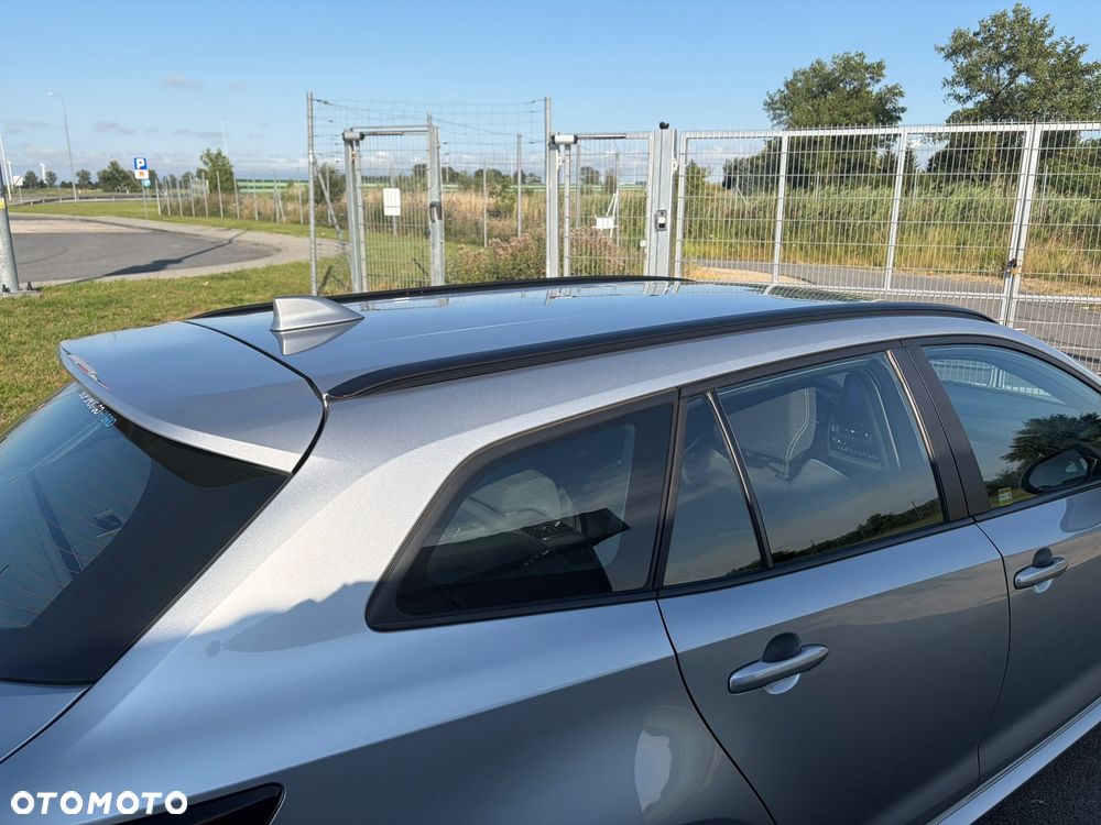 Toyota Corolla 1.8 Hybrid Comfort - 13