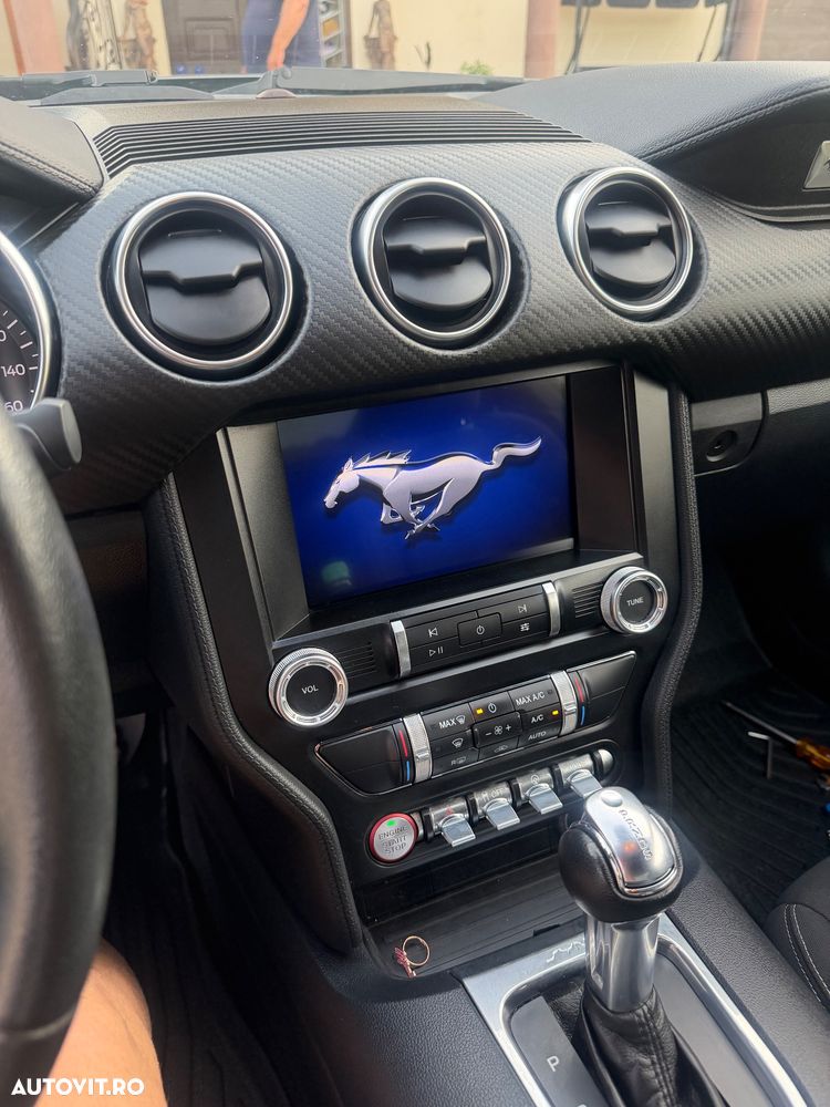 Ford Mustang - 9