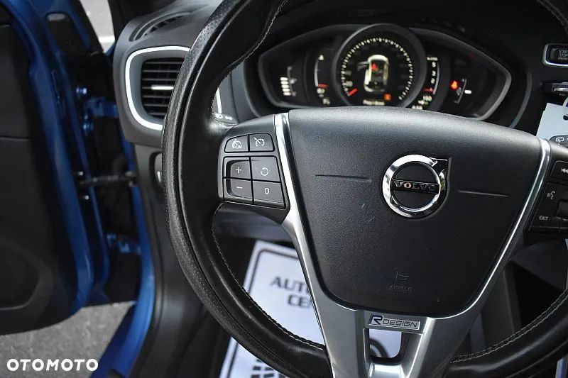 Volvo V40 D3 Drive-E SCR R-Design Momentum - 16