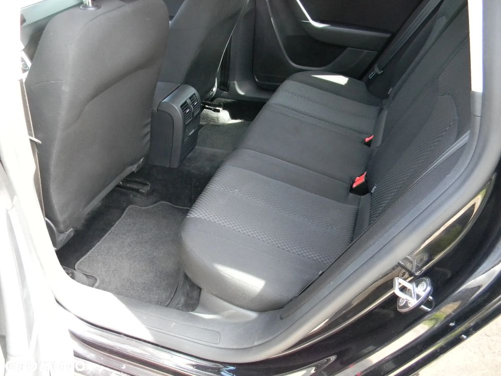 Volkswagen Passat 2.0 TDI 4Motion BlueMotion Technol Comfortline - 18