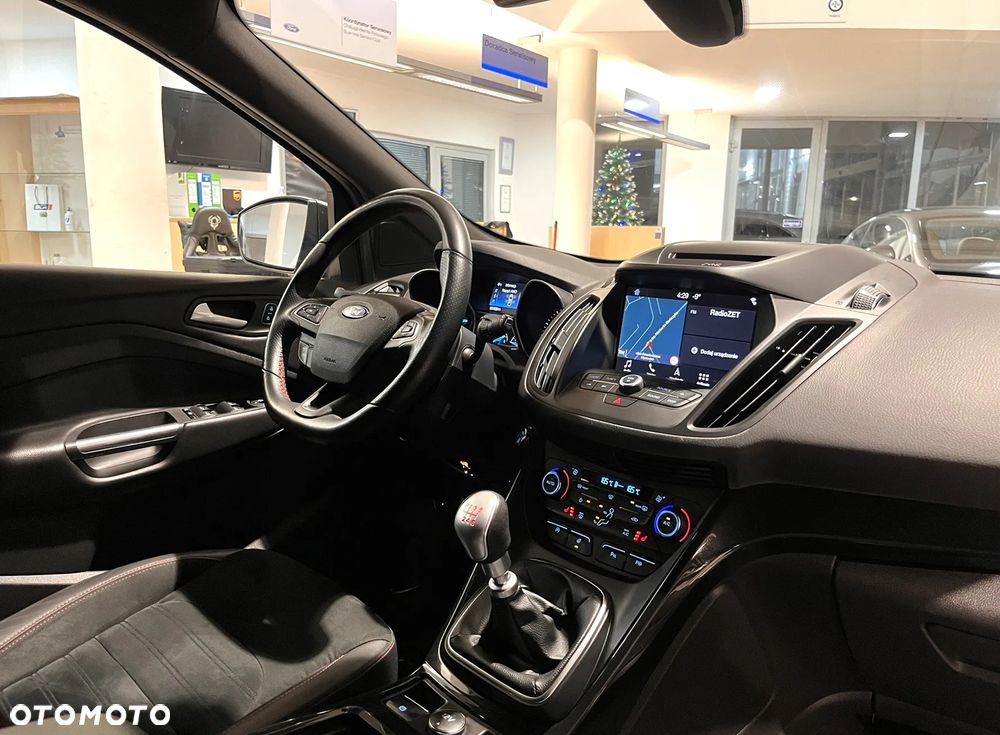 Ford Kuga 2.0 TDCi 4x4 ST-Line - 22