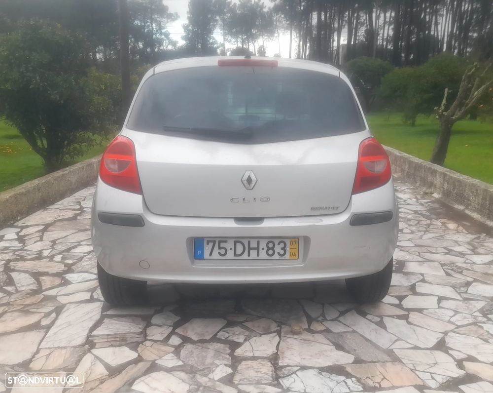 Renault CLIO 1.5 DCI - 7