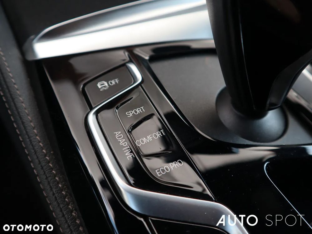 BMW Seria 5 540i xDrive mHEV M Sport sport - 38