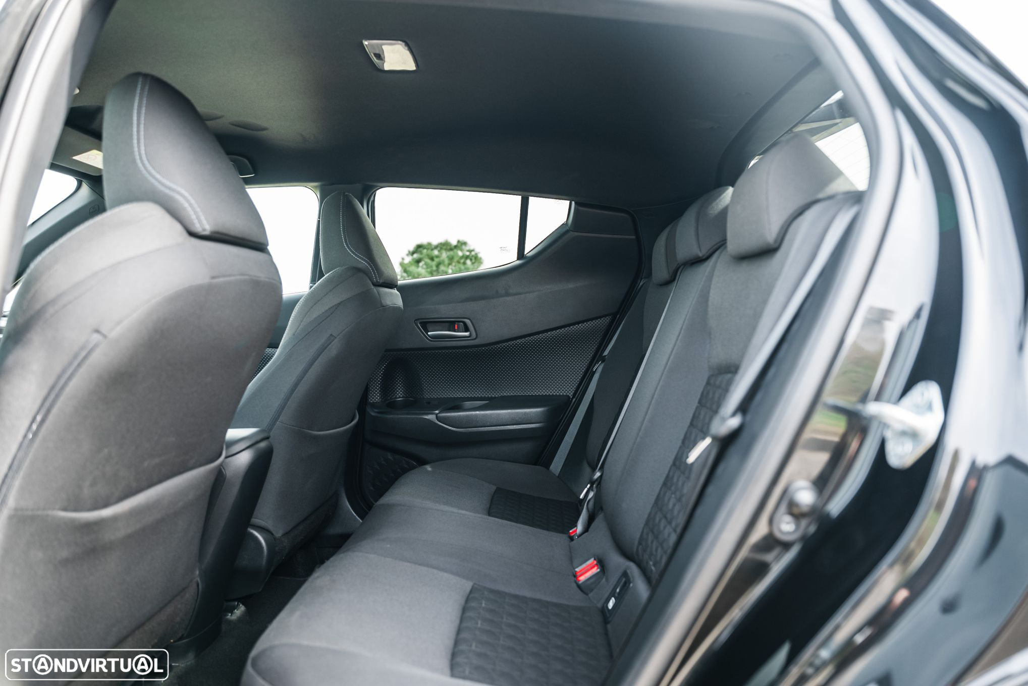 Toyota C-HR - 11