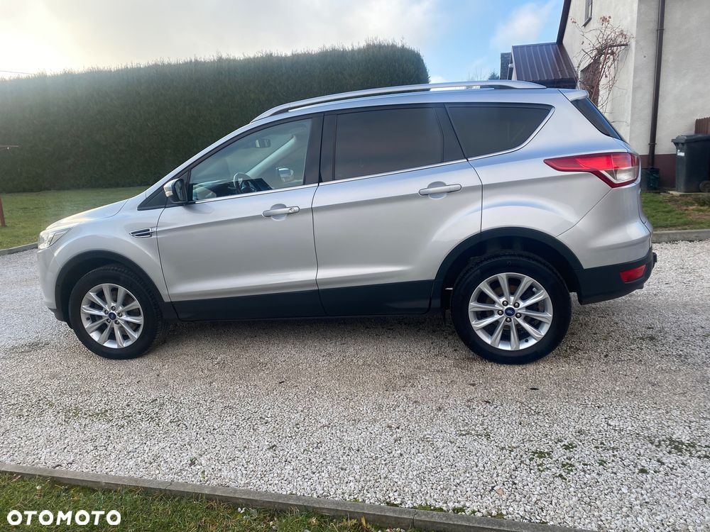 Ford Kuga 2.0 TDCi 2x4 Titanium - 10