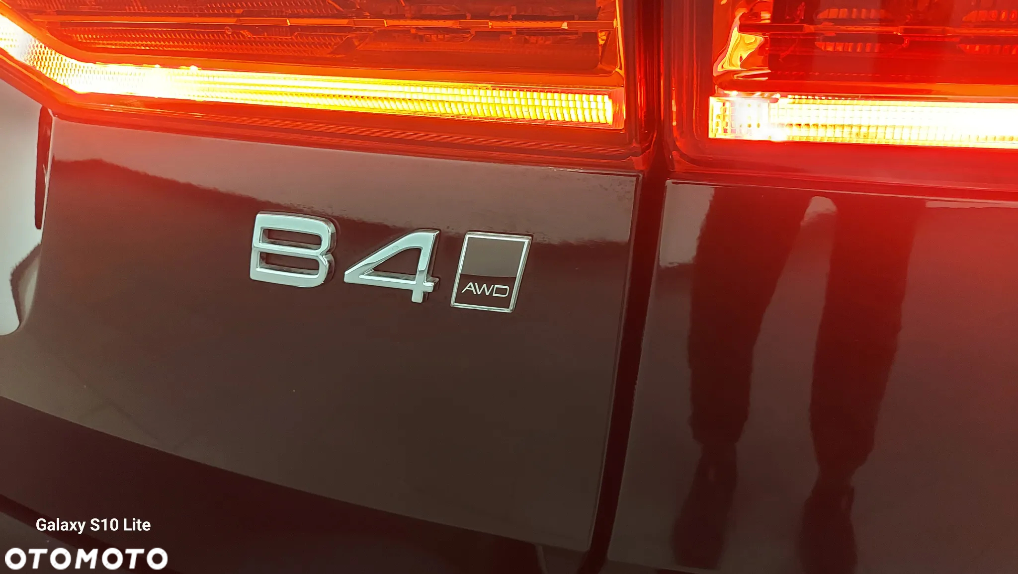 Volvo XC 60 B4 D AWD Plus Dark - 16