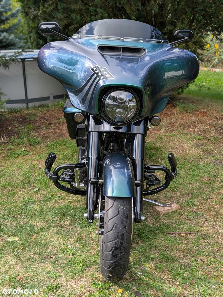 Harley-Davidson Touring Street Glide - 2