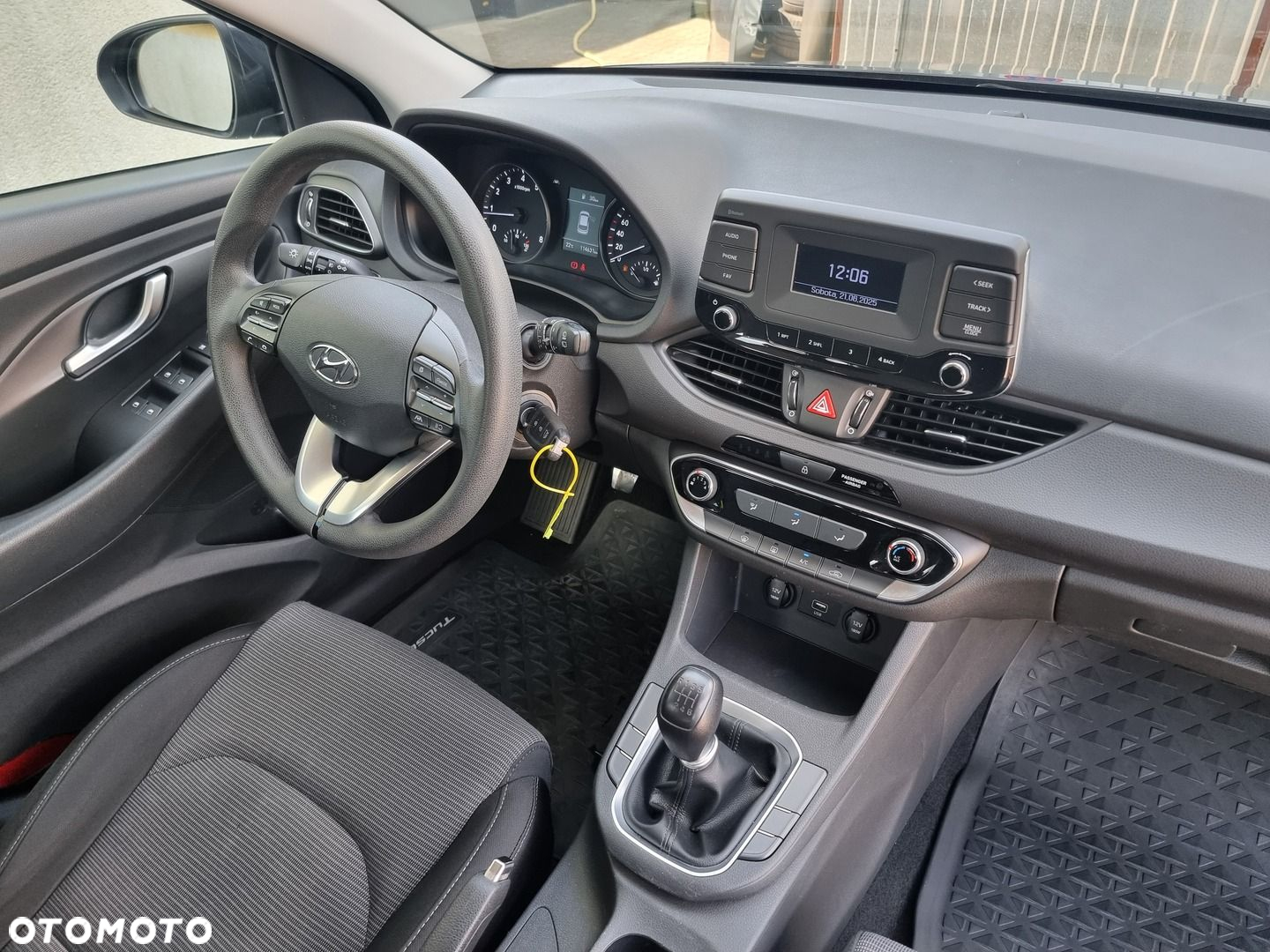 Hyundai i30 1.5 DPI Classic + - 18