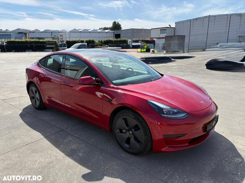 Tesla Model 3 - 2