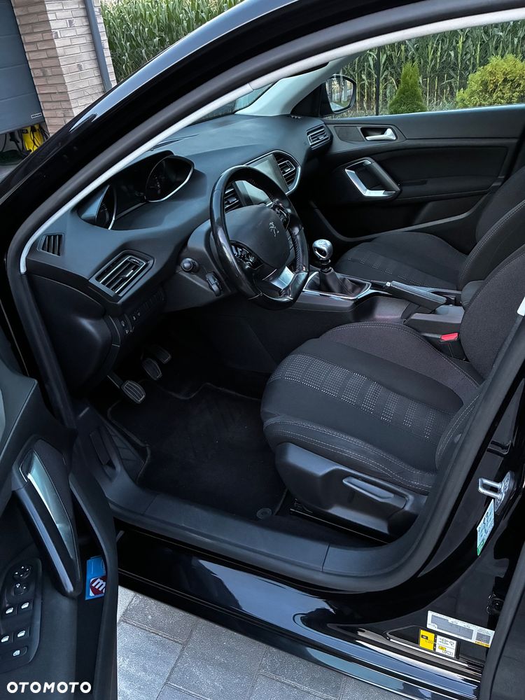 Peugeot 308 1.6 BlueHDi Allure S&S - 9
