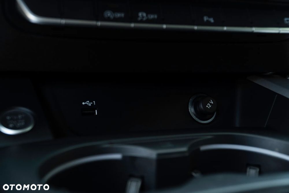 Audi A4 Avant 35 TDI mHEV S Line S tronic - 11