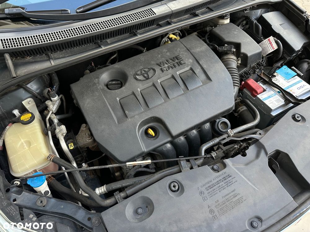 Toyota Avensis 1.6 Luna - 18