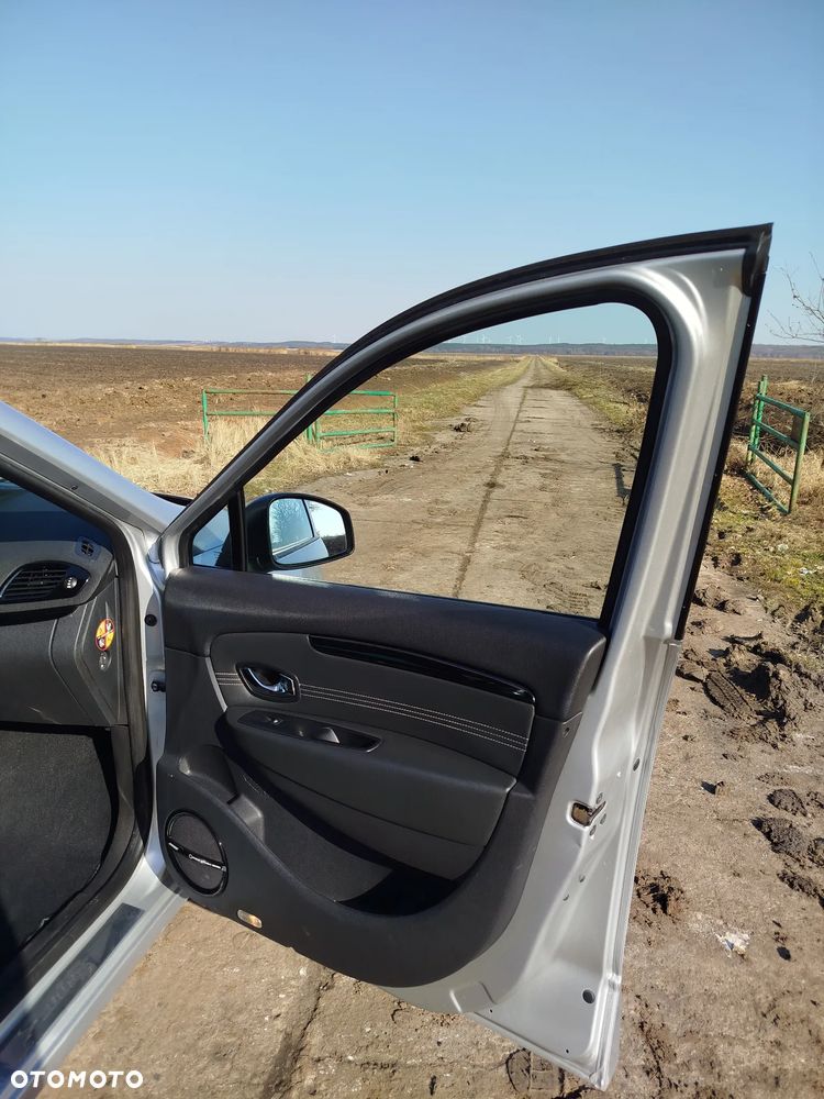 Renault Scenic Energy dCi 130 Start & Stop Bose Edition - 23