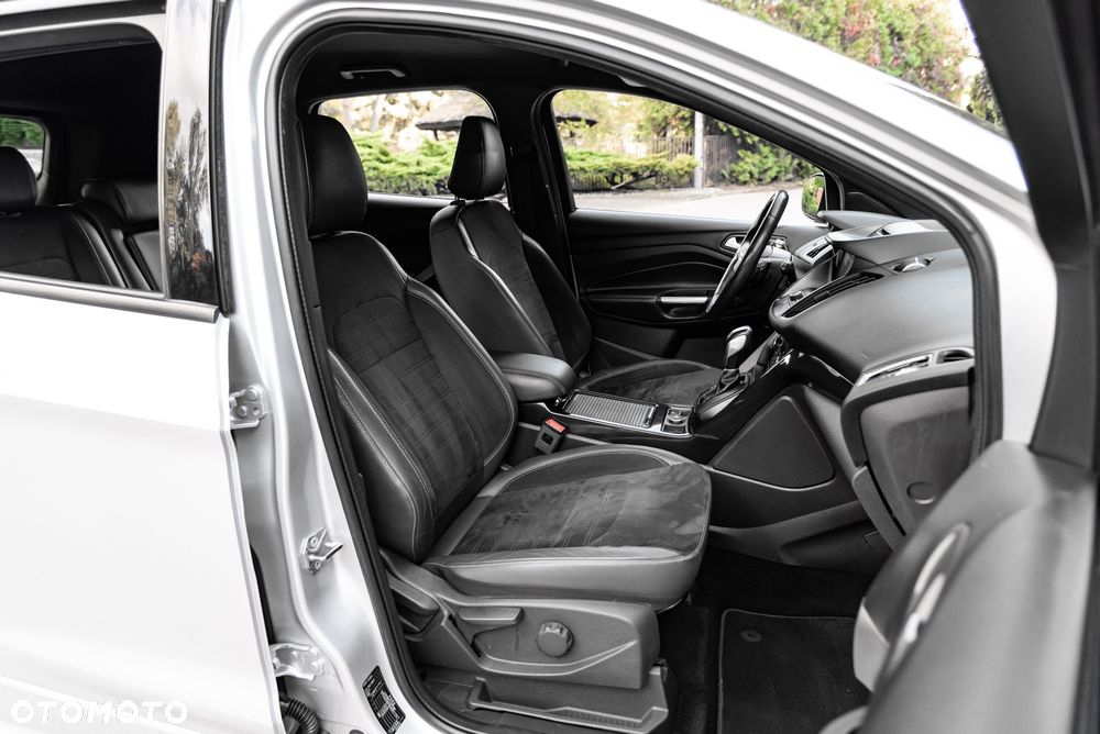 Ford Kuga 2.0 TDCi 4x4 ST-Line - 26
