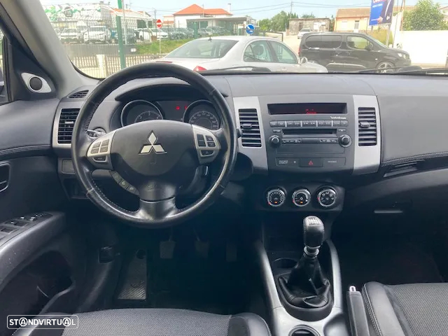 Mitsubishi Outlander 2.2 DI-D Intense - 15