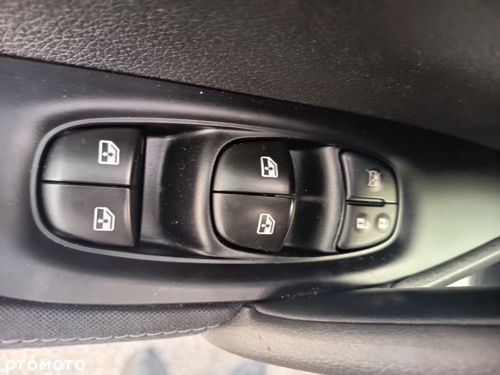 Nissan Qashqai 1.3 DIG-T Acenta DCT - 26