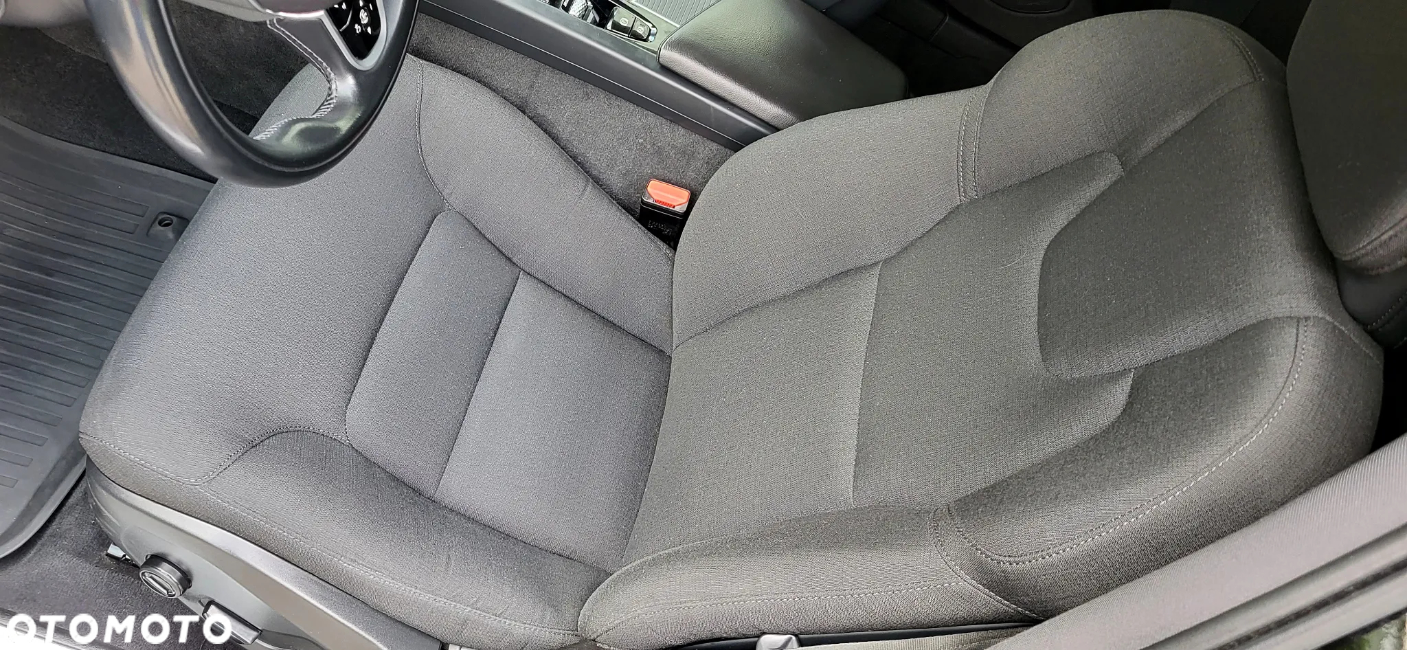 Volvo V60 D4 Momentum - 11