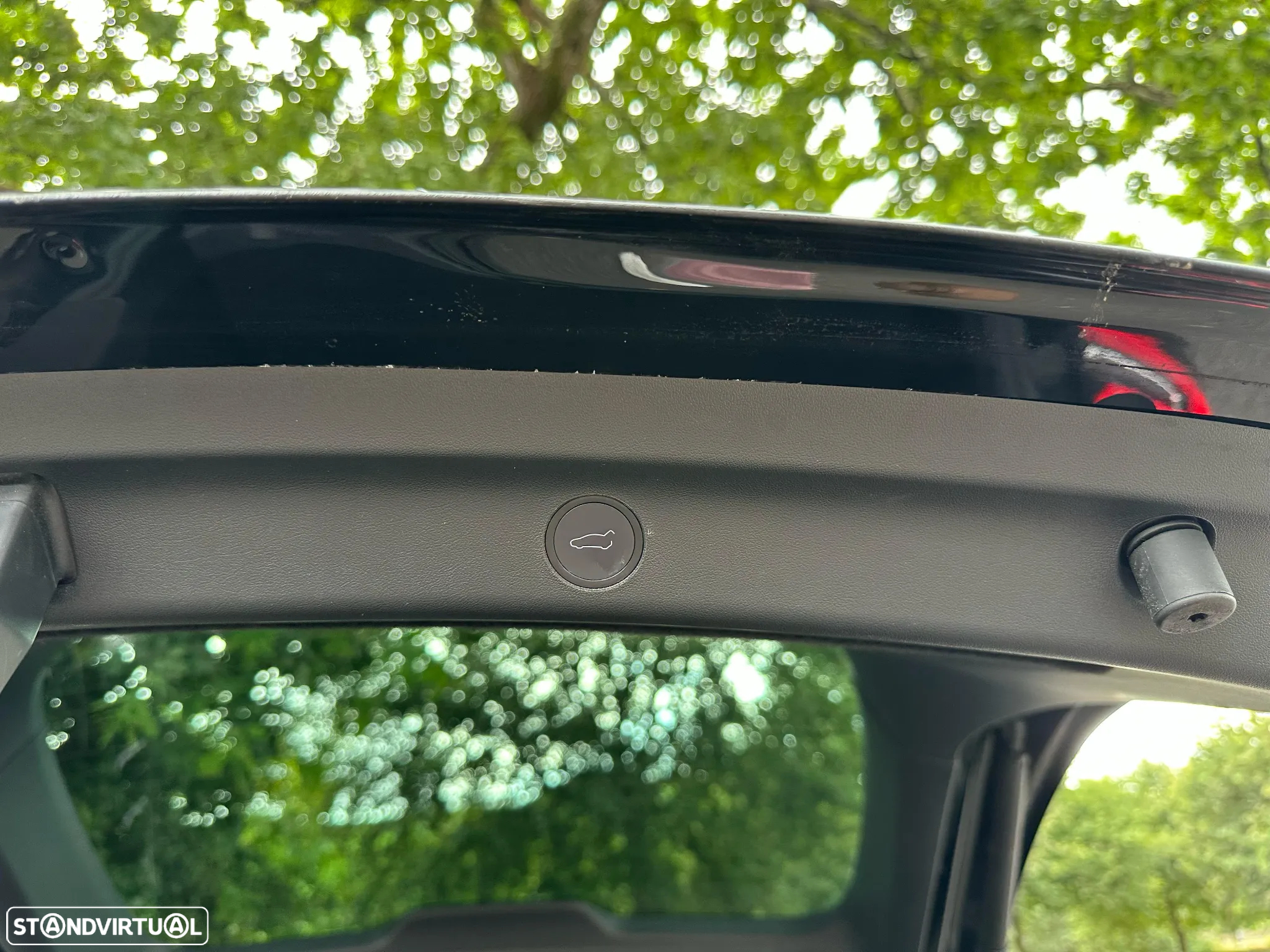 Tesla Model Y Long Range Dual Motor AWD - 37