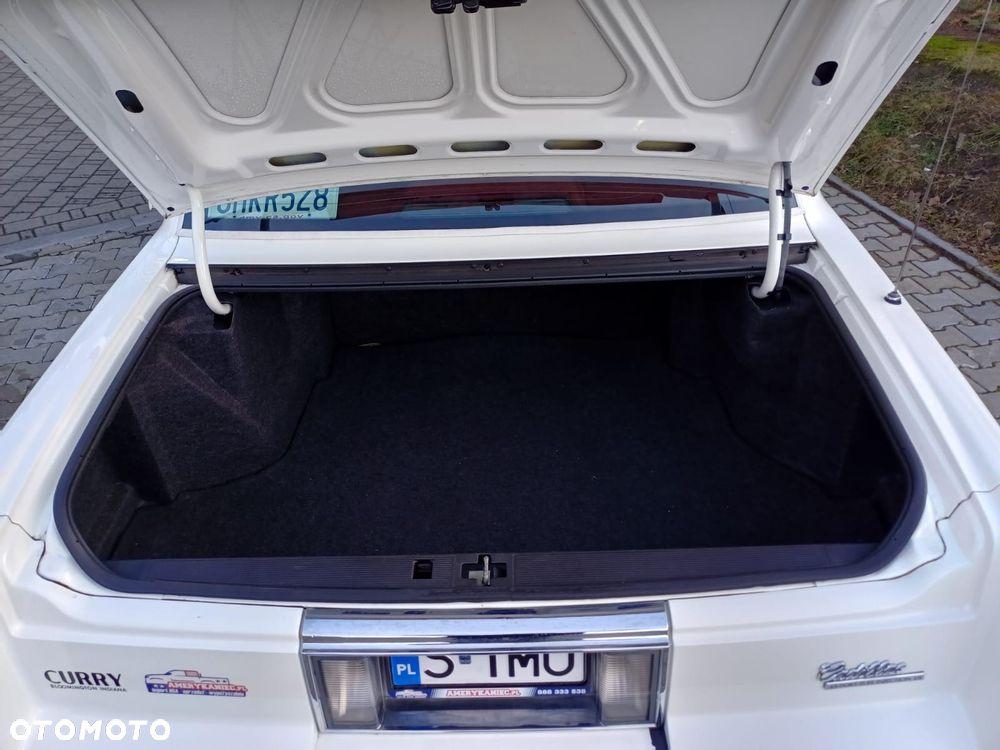 Cadillac Deville 4.9 STD - 25