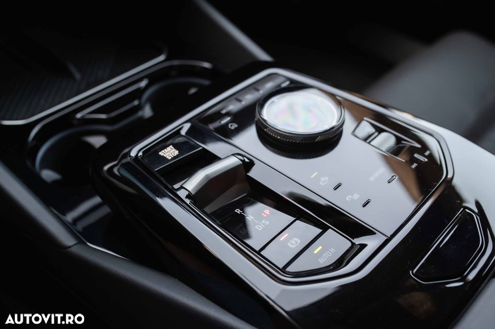 BMW Seria 5 520d xDrive AT MHEV - 33