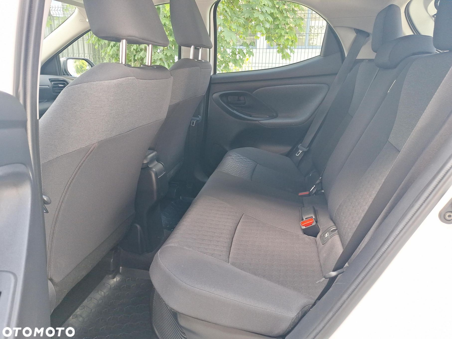 Toyota Yaris - 12