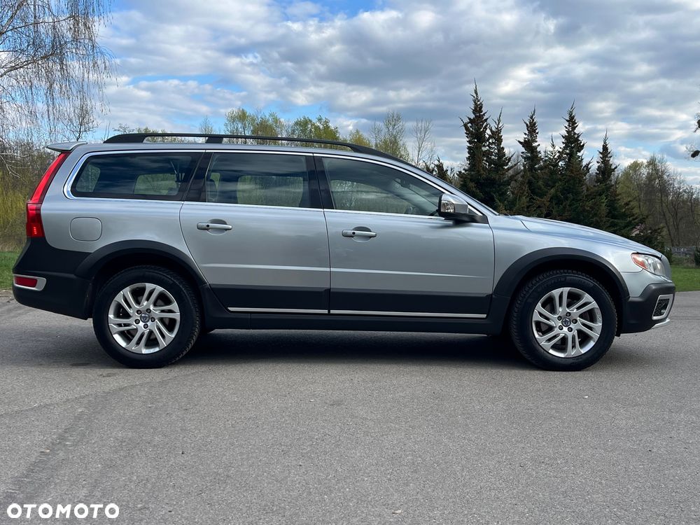 Volvo XC 70 D5 AWD Momentum - 5